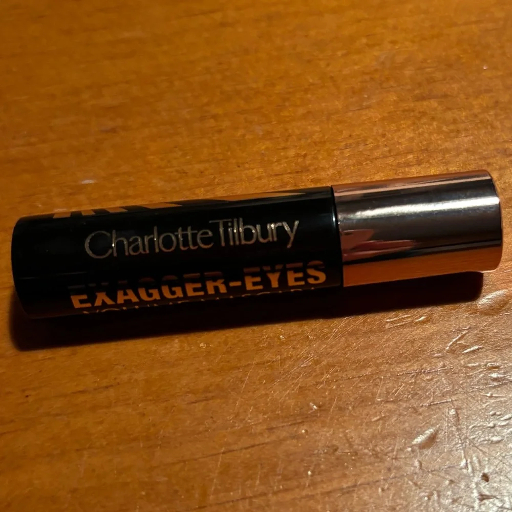Charlotte Tilbury Exagger-Eyes Volumizing & Curling Mascara